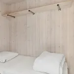 3 Bedroom Beautiful In Hébergement de vacances *
