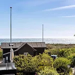 3 Bedroom Beautiful In Hébergement de vacances *