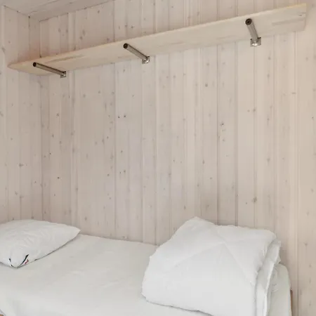 3 Bedroom Beautiful In Casa vacanze *