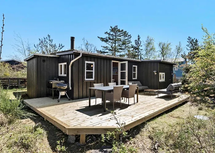 Holiday home 3 Bedroom Beautiful In Grenaa