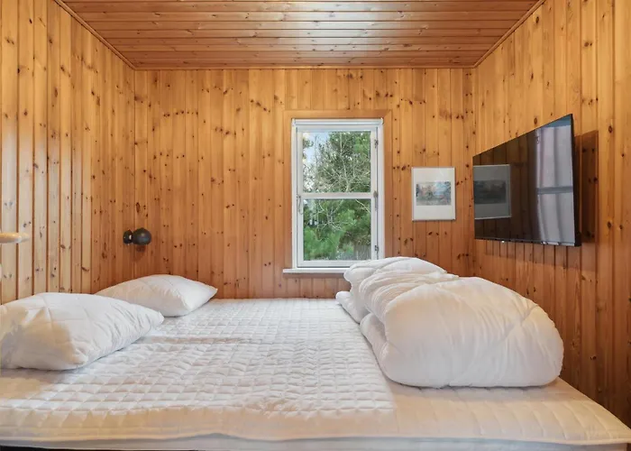 Holiday home 3 Bedroom Beautiful In Grenaa